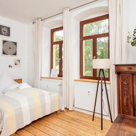 Kuenstlerzimmer In Der Haeselburg - Abstrakte Mit Badewanne