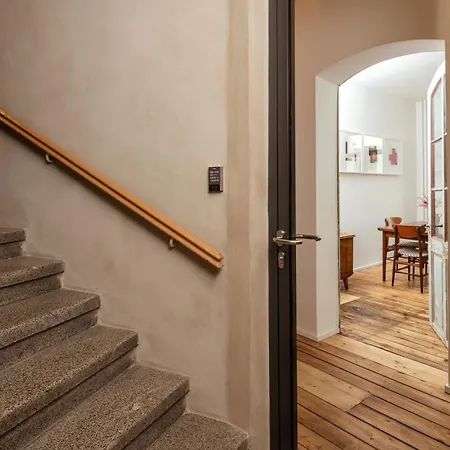 Kuenstlerzimmer In Der Haeselburg - Abstrakte Mit Badewanne *