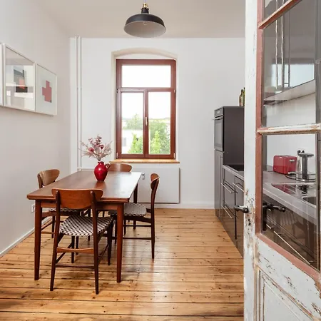 Kuenstlerzimmer In Der Haeselburg - Abstrakte Mit Badewanne Accommodatie bij particulieren Gera