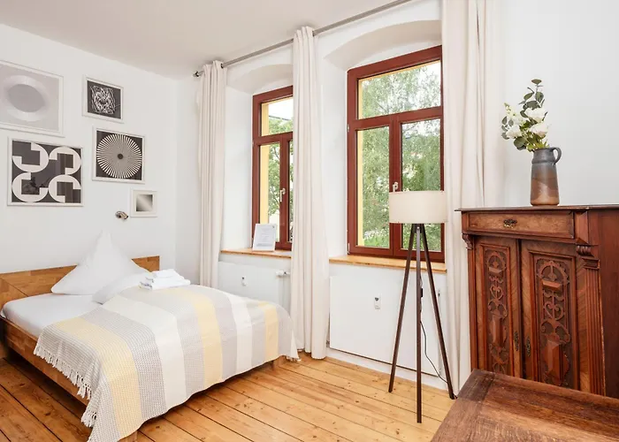 Kuenstlerzimmer In Der Haeselburg - Abstrakte Mit Badewanne