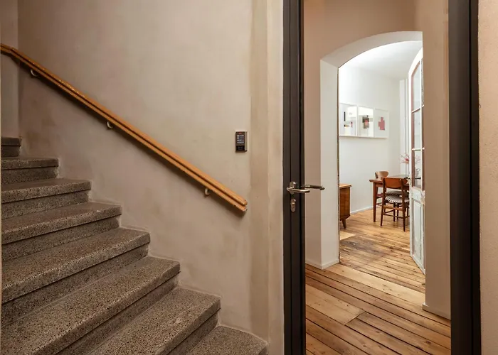 Kuenstlerzimmer In Der Haeselburg - Abstrakte Mit Badewanne *