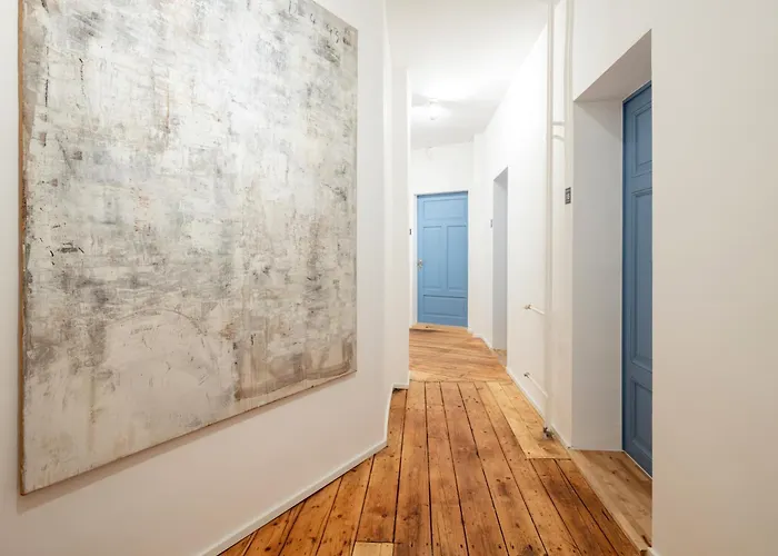 Kuenstlerzimmer In Der Haeselburg - Abstrakte Mit Badewanne Homestay *